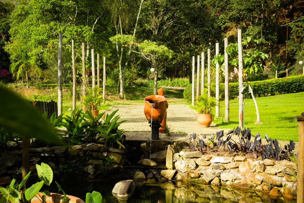 Pousada Recanto Dos Beija Flores Monte Alegre do Sul Exterior foto